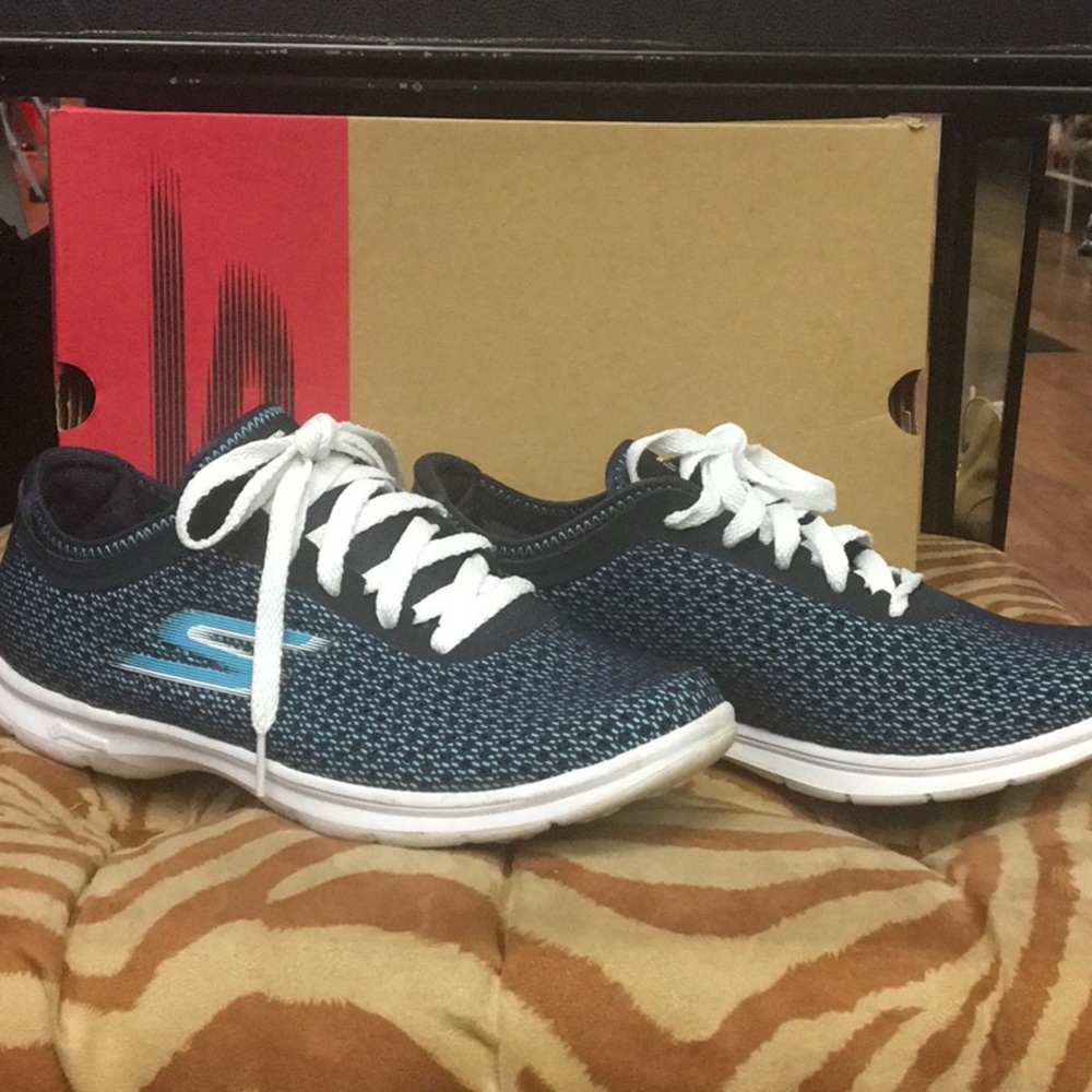 SKETCHERS GO WALK WIDE FIT 8.5 RAPTURE NIB